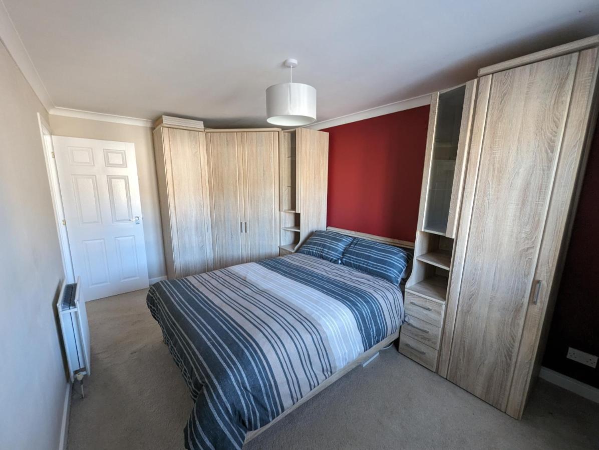 ブローティ・フェリーGreat Location, Large 1 Bed Flat With Parkingアパートメント エクステリア 写真