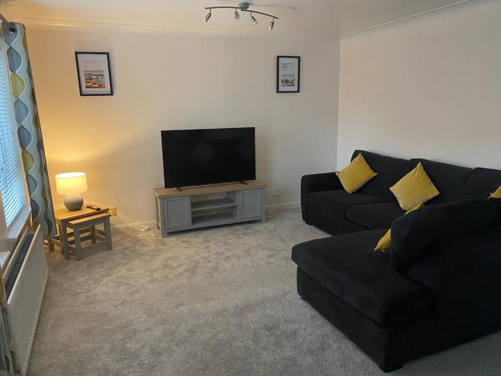 ブローティ・フェリーGreat Location, Large 1 Bed Flat With Parkingアパートメント エクステリア 写真